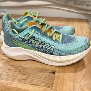 Hoka Mach X
